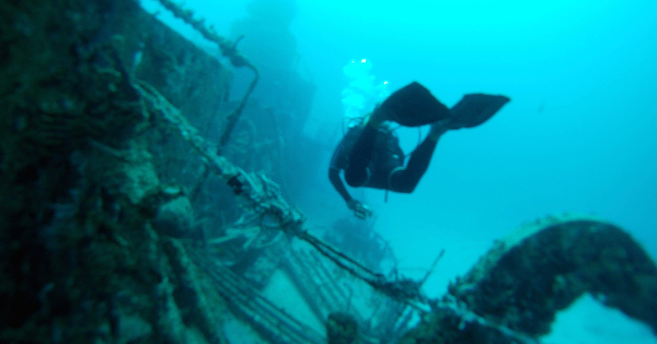 Exploring the Depths: PADI Wreck Diver Certification Course