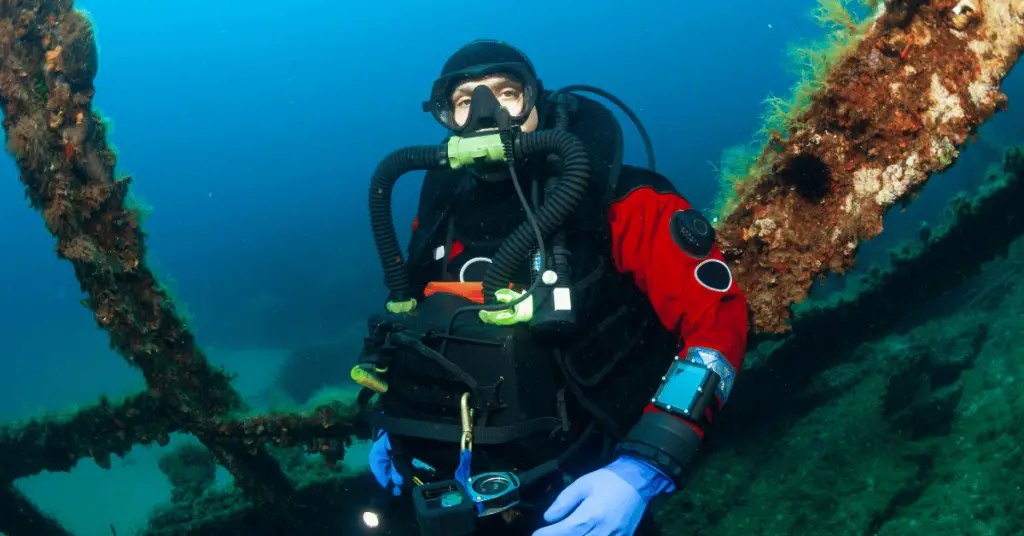 scuba diving rebreather